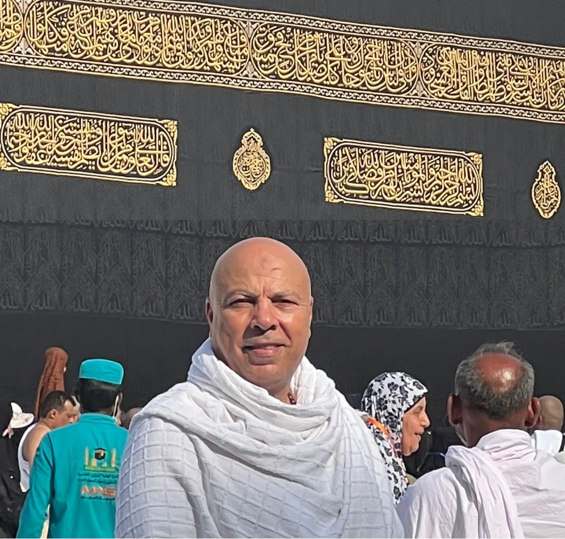 رئيس مجلس ادارة نادي الصقور لاعضاء الجهاز المركزي للمحاسبات يهنيء الجمعية العمومية من بيت الله الحرام